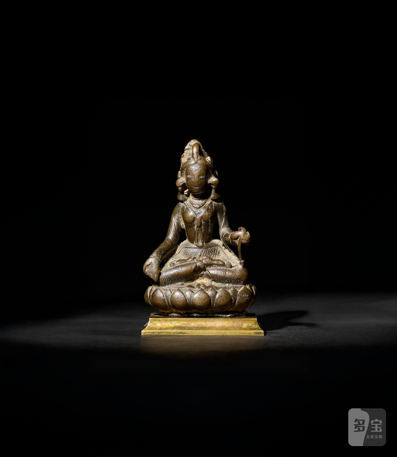 STATUE DE TARA EN ALLIAGE DE CUIVRE INCRUSTÉ D'ARGENT  VALLÉE DE SWAT, VIIE-VIIIE SIÈCLE
